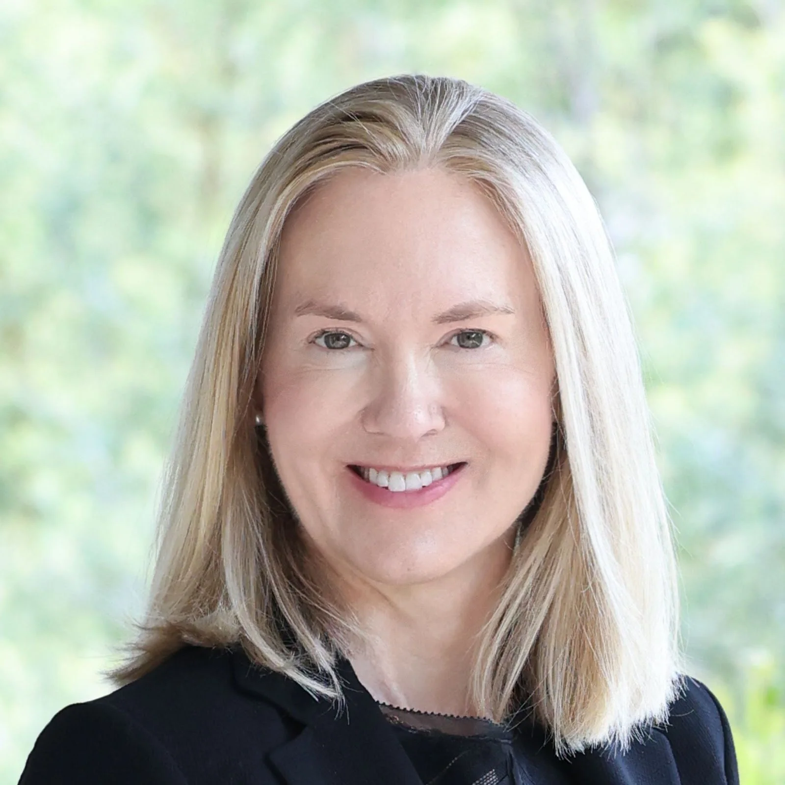 Shannon Lundgren Headshot